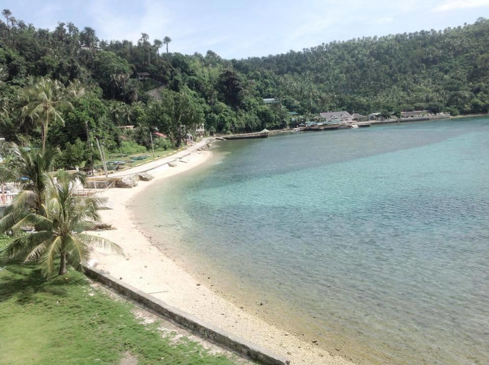 Blue Crystal Beach Resort Puerto Galera Bagian luar foto