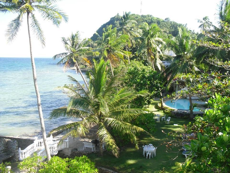 Blue Crystal Beach Resort Puerto Galera Bagian luar foto