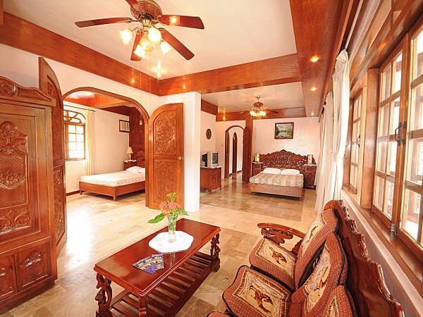 Blue Crystal Beach Resort Puerto Galera Bagian luar foto