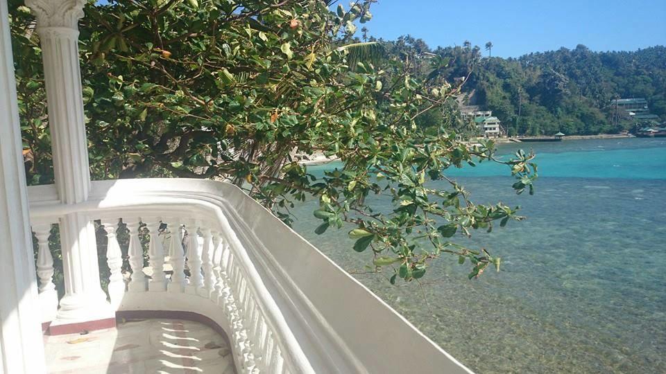 Blue Crystal Beach Resort Puerto Galera Bagian luar foto